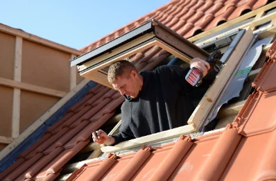 Pose de fenêtres de toit Velux à Poilley